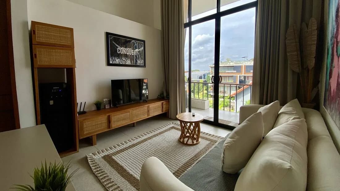 Karra Loft, 6